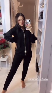 Klaudia Halejcio feet photo thumbnail