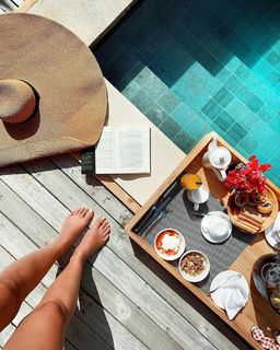 Klaudia Halejcio feet photo thumbnail