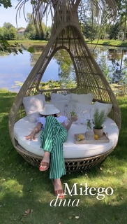 Klaudia Halejcio feet photo thumbnail