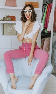 Klaudia Halejcio feet photo thumbnail