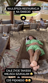 Klaudia Halejcio feet photo thumbnail