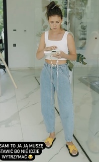 Klaudia Halejcio feet photo thumbnail
