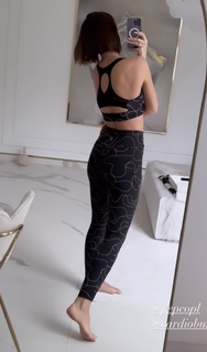 Klaudia Halejcio feet photo thumbnail
