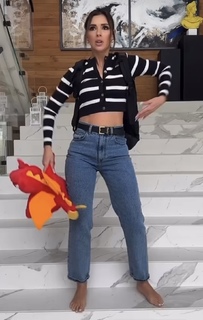 Klaudia Halejcio feet photo thumbnail
