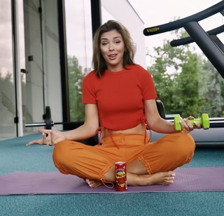 Klaudia Halejcio feet photo thumbnail