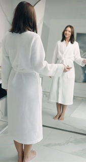 Klaudia Halejcio feet photo thumbnail