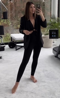 Klaudia Halejcio feet photo thumbnail