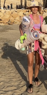 Klaudia Halejcio feet photo thumbnail