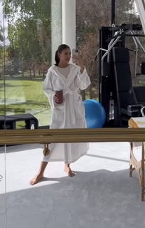 Klaudia Halejcio feet photo thumbnail
