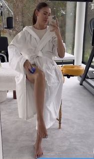 Klaudia Halejcio feet photo thumbnail