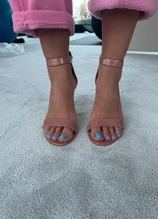 Klaudia Halejcio feet photo thumbnail