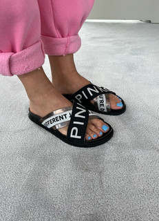 Klaudia Halejcio feet photo thumbnail