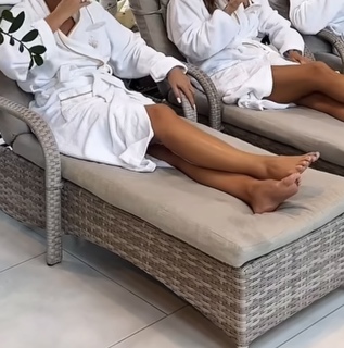 Klaudia Halejcio feet photo thumbnail