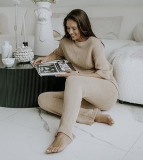 Klaudia Halejcio feet photo thumbnail