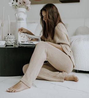 Klaudia Halejcio feet photo thumbnail