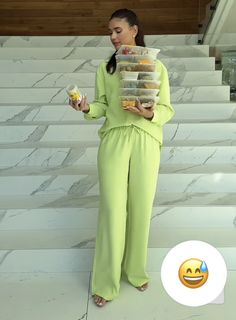 Klaudia Halejcio feet photo thumbnail