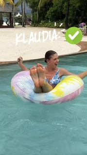 Klaudia Halejcio feet photo thumbnail