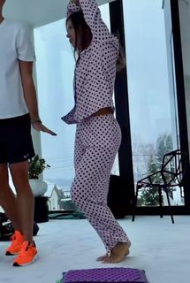 Klaudia Halejcio feet photo thumbnail