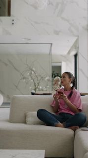 Klaudia Halejcio feet photo 7