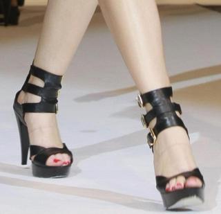Klára Issová feet photo 15