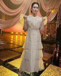 Ko Shibasaki feet photo 5