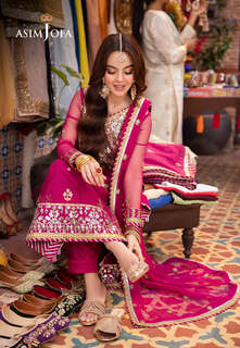 Komal Meer feet photo 4