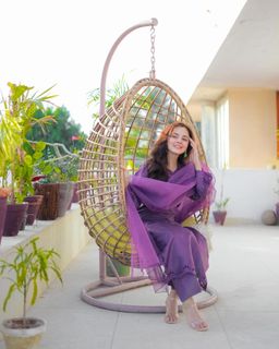 Komal Meer feet photo 1