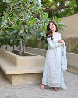 Komal Meer feet photo 19