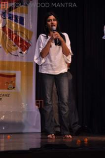 Konkona Sen Sharma feet photo 9