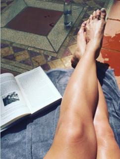 Konnie Metaxa feet photo 14