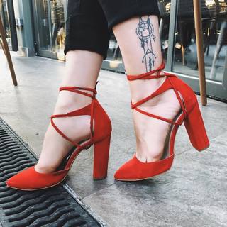 Konnie Metaxa feet photo 4
