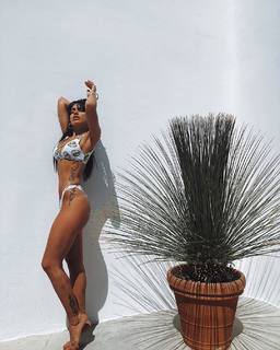 Konnie Metaxa feet photo 11