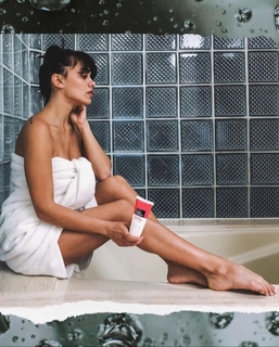 Konnie Metaxa feet photo 3