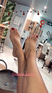 Konnie Metaxa feet photo 5