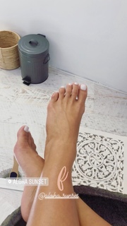 Konnie Metaxa feet photo 3