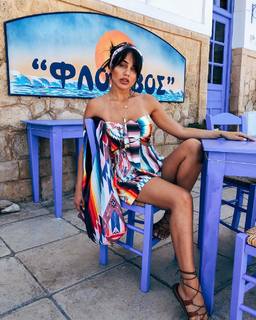 Konnie Metaxa feet photo 2