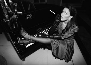 Konnie Metaxa feet photo 2