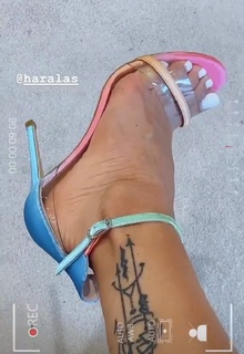 Konnie Metaxa feet photo 11