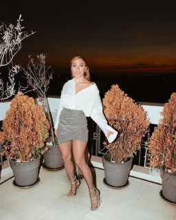 Konnie Metaxa feet photo 17