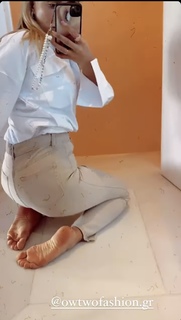 Konnie Metaxa feet photo 4