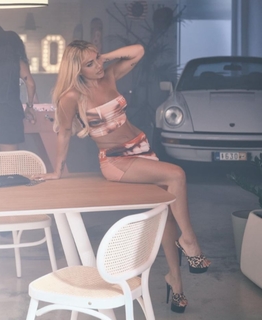 Konnie Metaxa feet photo 19