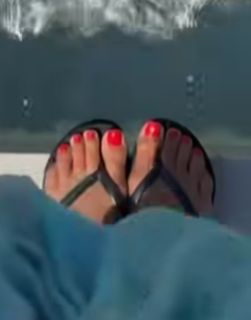 Konnie Metaxa feet photo 4