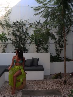 Konnie Metaxa feet photo 7