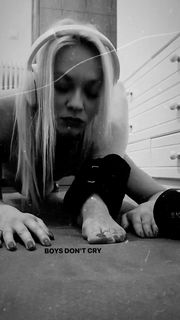 Konstantina Tatsi feet photo 4
