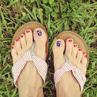 Korie Robertson feet photo thumbnail