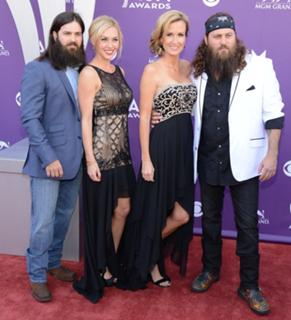 Korie Robertson feet photo thumbnail