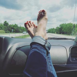 Kortney Wilson feet photo 3
