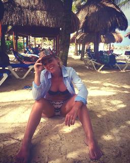 Kortney Wilson feet photo 17