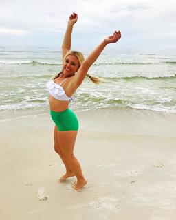 Kortney Wilson feet photo 10