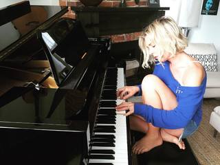 Kortney Wilson feet photo 13